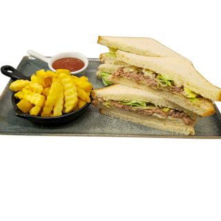 Tuna sendvič  posno + POMFRIT