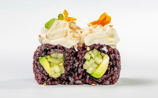 U42. Black Philadelphia roll