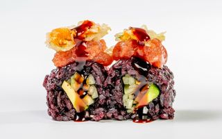 U43. Black fiore zucchini roll