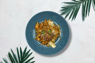 Удон с лососем (300г)