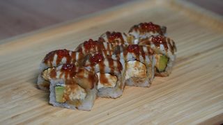 Унаги то икура (260г)