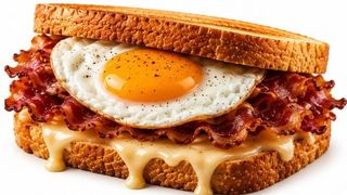 Uova e bacon toast