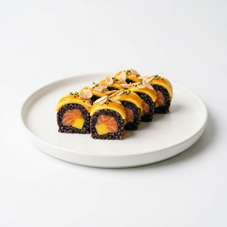 Uramaki black mango