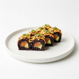 Uramaki black nachos