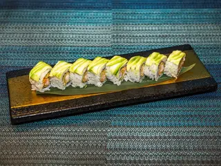 Uramaki green roll