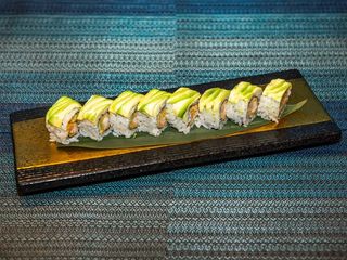 Uramaki green roll