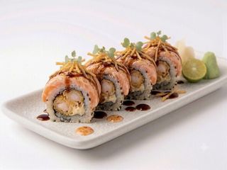 Uramaki tempura sake aburi