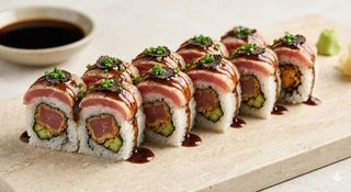 Uramaki truffle tuna