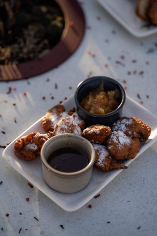 Uštipci s medom i džemom