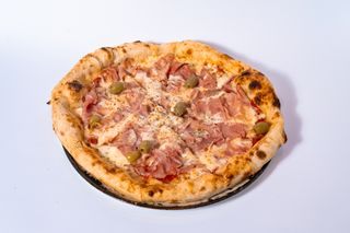 Pizza Vesuvio