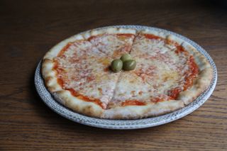 Pizza Vesuvio