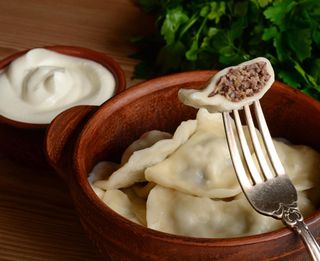 Вареники сама лепила с курицей-грибами и сыр моцарелла(1кг)