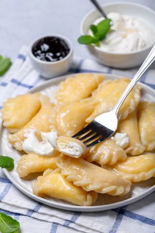 Вареники сама лепила с мясом(1кг)