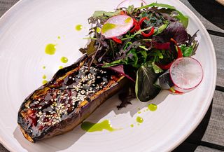 Vinete coapte cu sos de prune