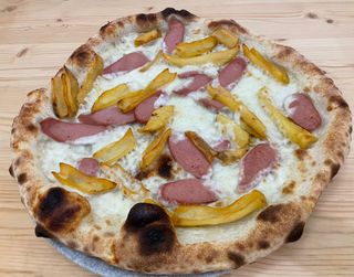 Würstel e patatine fritte