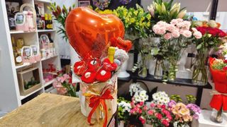 W Box Ruža, meda, balon