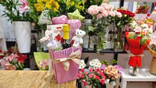 W Srećan rođendan roze box