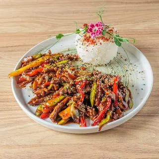 Wok biftek