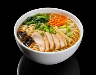 16. Zuppa di ramen con pollo e verdure