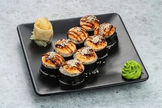 Запеченный ролл с курицей (290г/8шт)
