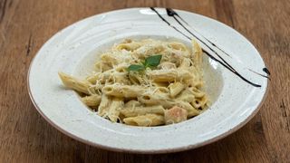 Pesto Đenovese sa piletinom pene