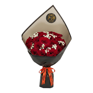 Small red roses bouqet