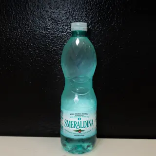 Acqua naturale