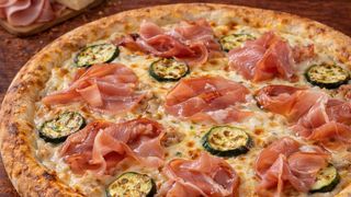 Pizza tonda  appetitosa