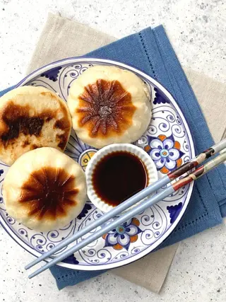 Bao alla piastra maiale e tartufo nero