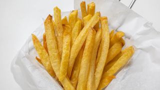 Batata Frita com 2 Molhos à Escolha
