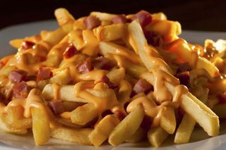 Batata Frita com Cheddar e Bacon