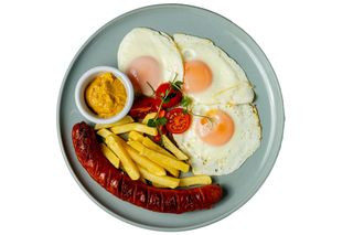 Bavarska kobasica sa sirom i jajima