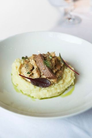 Бефстроганов из говядины с пюре (390г)