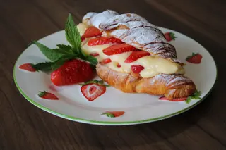 Berries & Vanilla Croissant