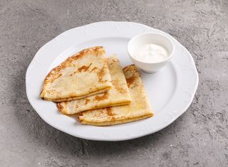 Блинчики со сметаной