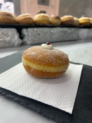 Bombolone chantilly e amarena