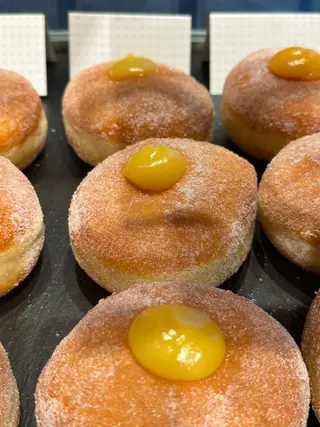 Bombolone con limone crema