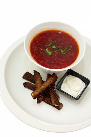 Борщ с чесночными гренками (420г)