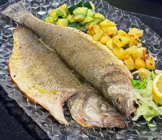 Branzino alla griglia intero