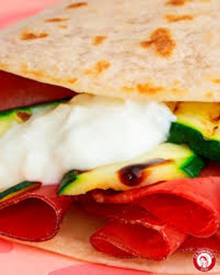 18 - Bresaola, salsa tartufata, zucchine, Parmigiano Reggiano
