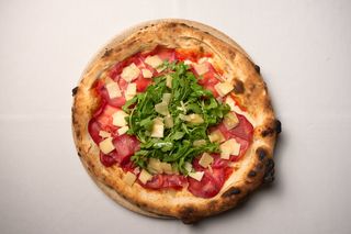 Bresaola, rucola e grana a scaglie