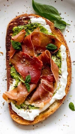 Bruschetta Pesto e Parma