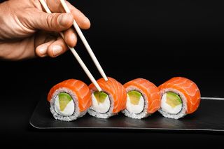 Philadelphia with Salmon & Avocado 330g