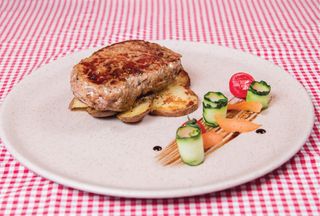 Ramstek sa grila sa prilogom 250g