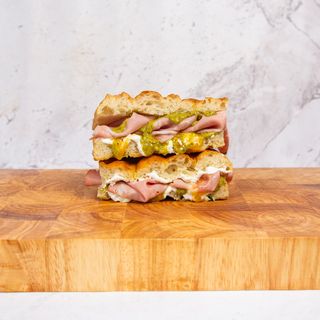 Mortadella al basilico focaccia