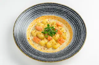 Domaći njoki s dimljenim lososom