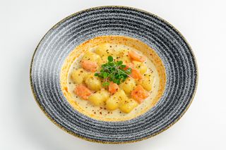 Domaći njoki s dimljenim lososom