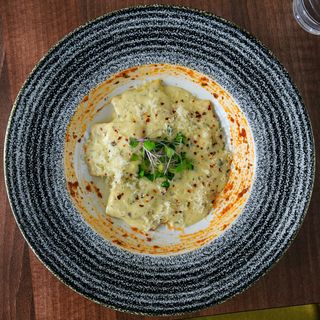 Domaći ravioli punjeni kremom od tartufa