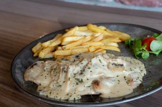 Piletina u gorgonzola sosu