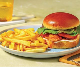 Hamburger 120 g i pomfrit